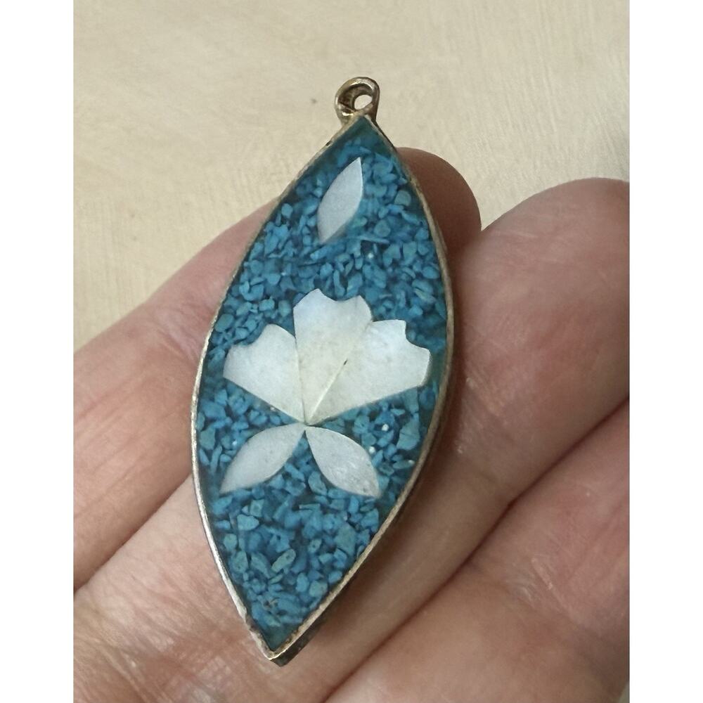 Vintage Alpaca Mexico Pendant Turquoise Chip & Shell Diamond Leaf Floral Design